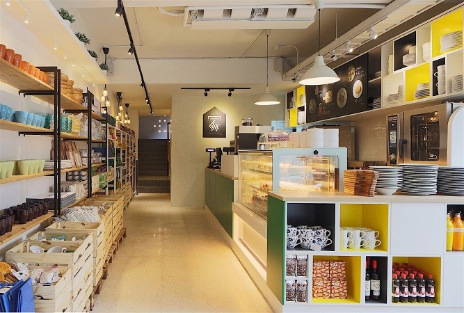 首度在賣場外推出獨立 IKEA FIKA ，提供瑞典美食餐飲及販售精選家飾商品。圖片提供_IKEA